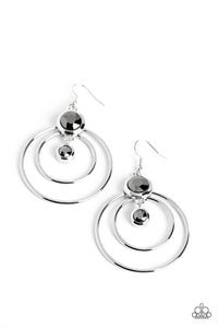 Dapperly Deluxe - Silver-Paparazzi